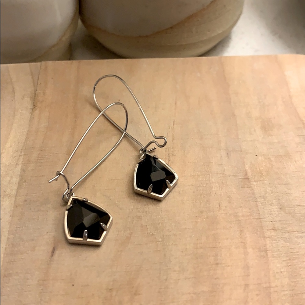 KENDRA SCOTT DEE DROP EARRINGS BLACK AND SILVER